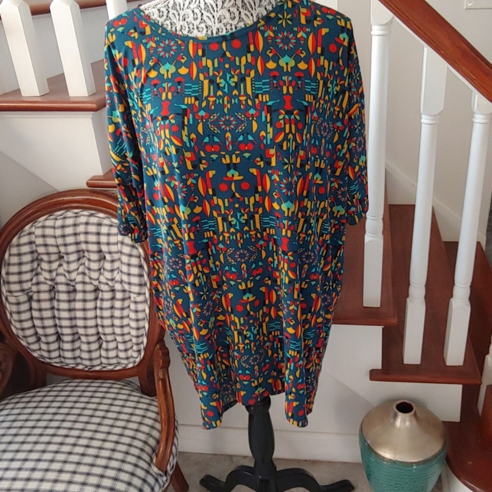 Lularoe print top in perfect condition size M
